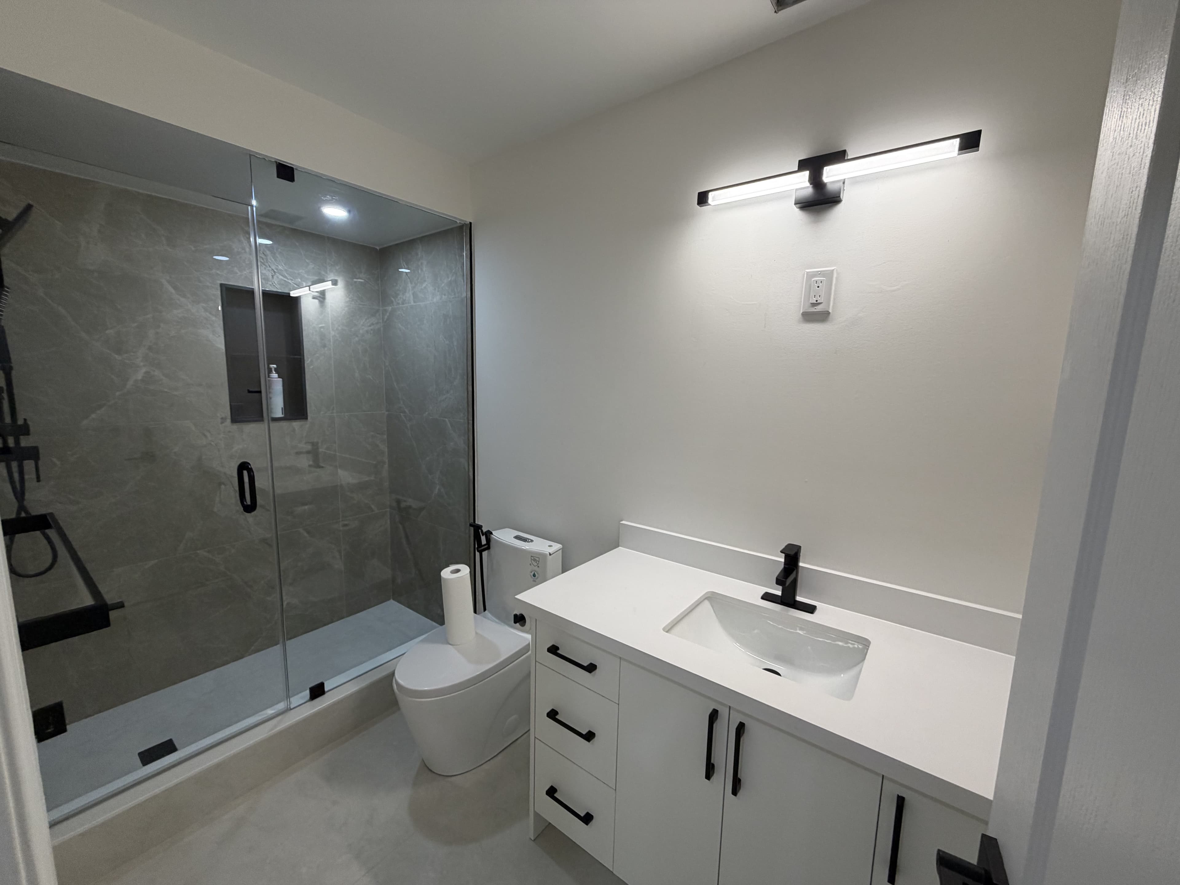 Bathroom, kitchen & home